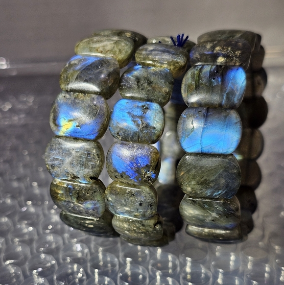 Labradorite Soft Bangle - Picture 4 of 4